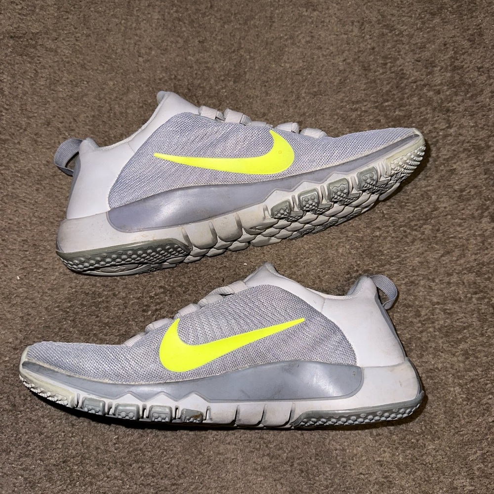Nike tennis shoes